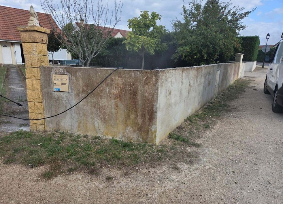 Nettoyage de mur de clôture avant — Loir-et-Cher